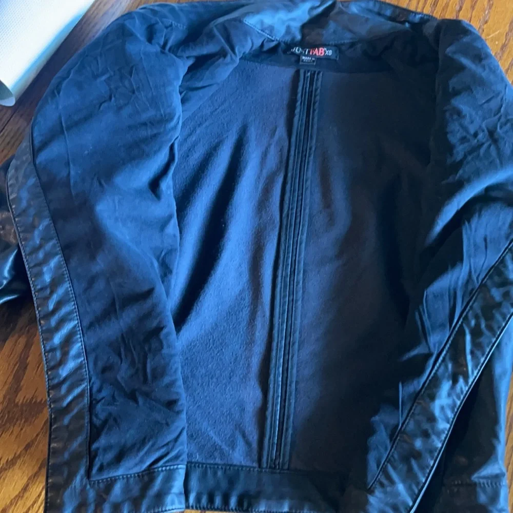Used - Picture 3 of 5